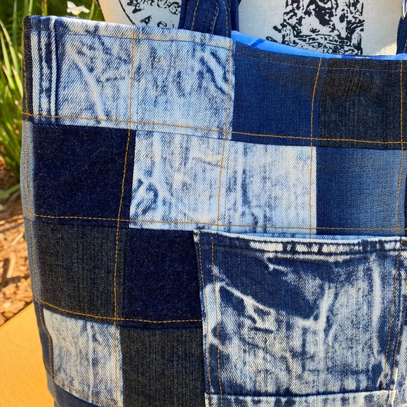 SOLD-New Jean EX Weekend Tote - Picture 9 of 15